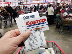 The image shows the use of a Costo membership card